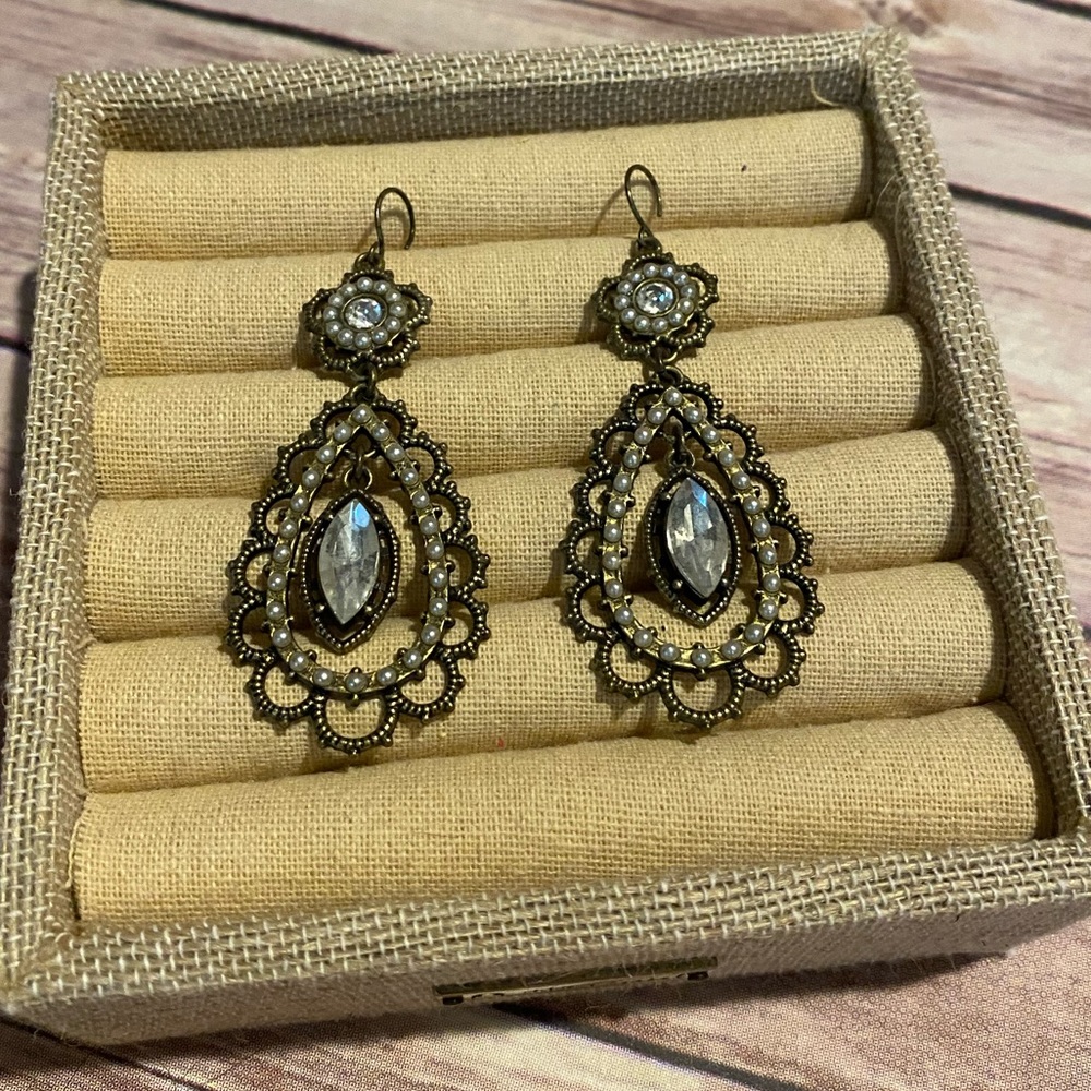 Chloe + Isabel drop earrings